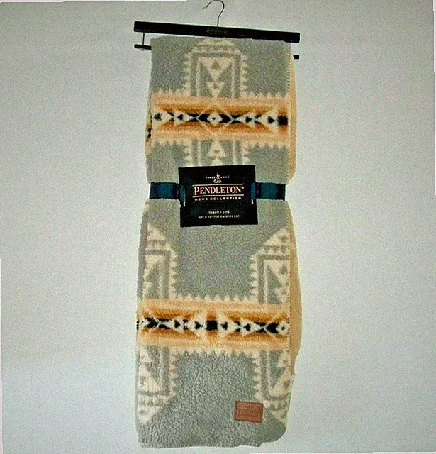 PENDLETON Gray / Tan Sherpa Fleece REVERSIBLE Southwest Aztec THROW Blanket NEW