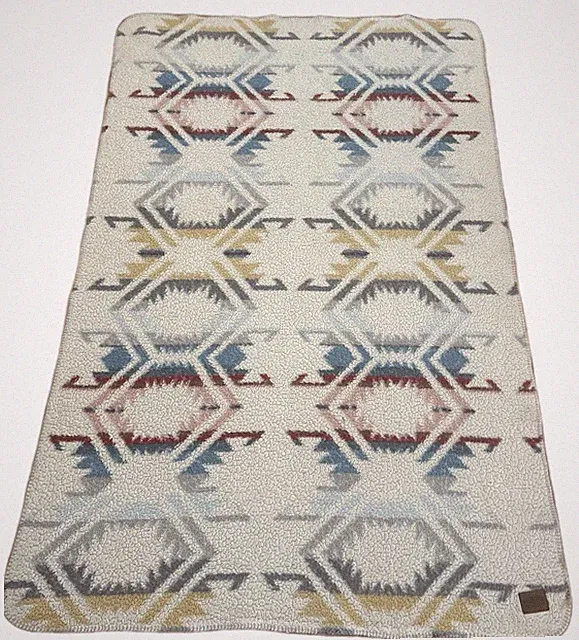 Pendleton Packable Throw Blanket White Sands Travel Outdoor Camp 48 x 72 in.